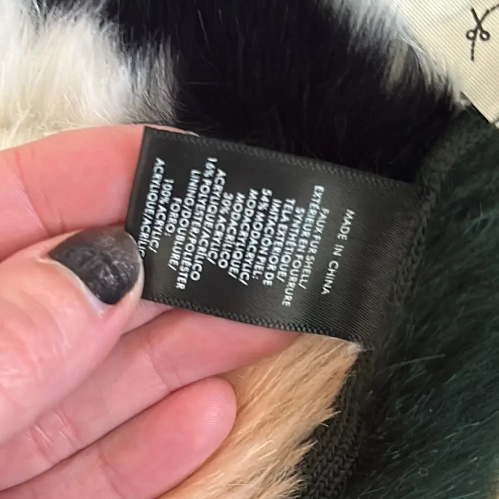 Ann Taylor beautiful scarf